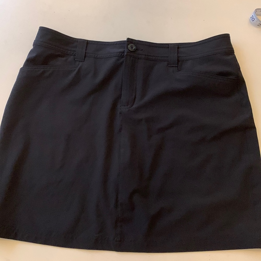 Eddie Bauer black skort.
